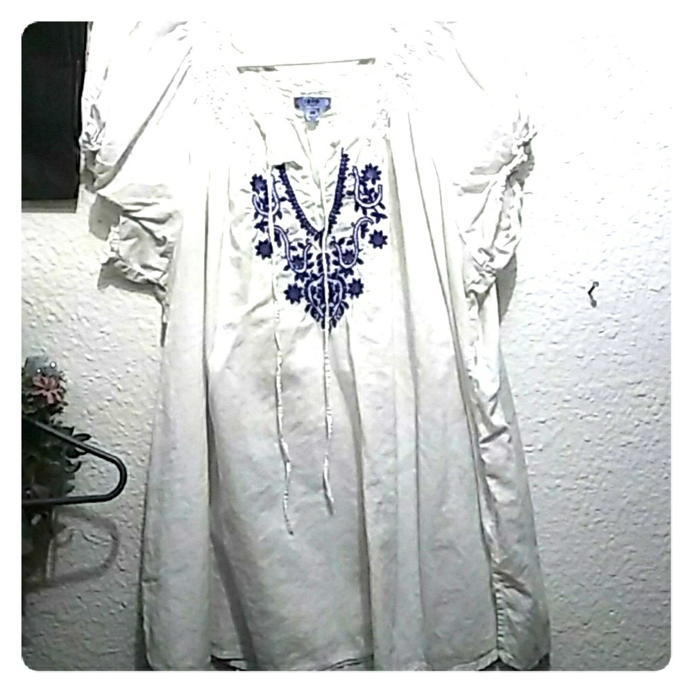 Plus size white boho blouse with tie in front